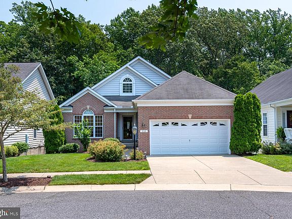 3rd image of 210 Encore Ct