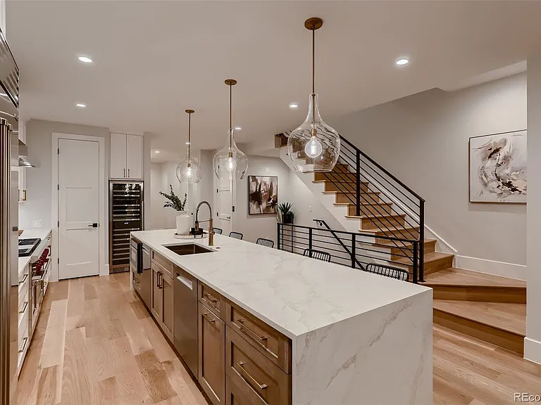 340 Jackson St — Photo 21