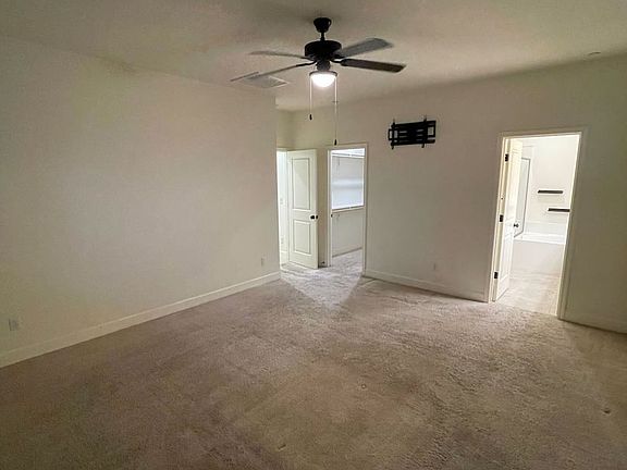 4th image of 568 Mesa Dr S