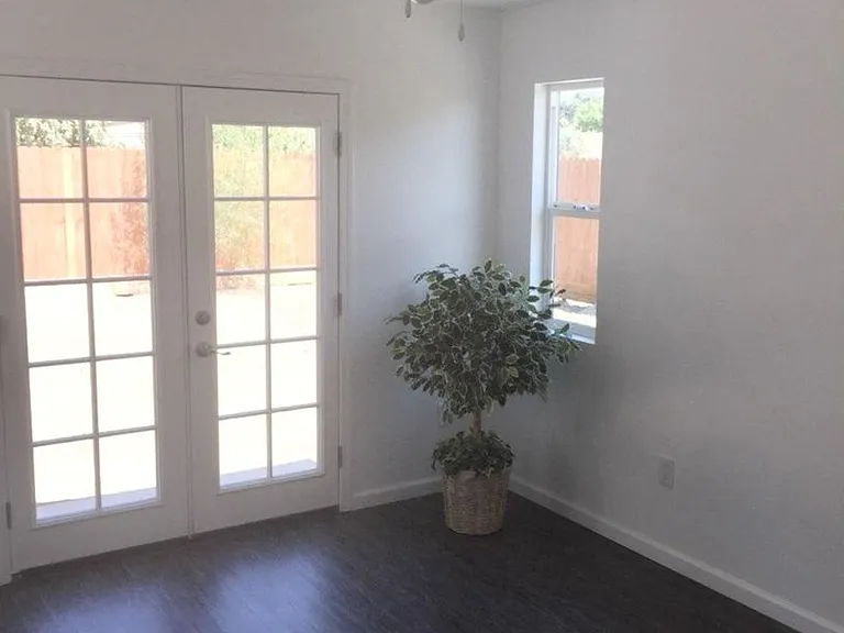 1629 Basler St — Photo 5