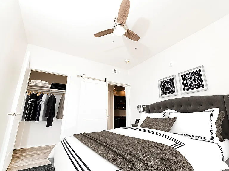 1x1_Bedroom_789933
