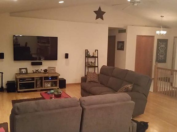 4th image of 1225 Geneva Ave