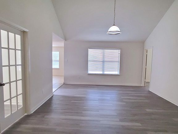 2nd image of 1328 Corkwood Dr