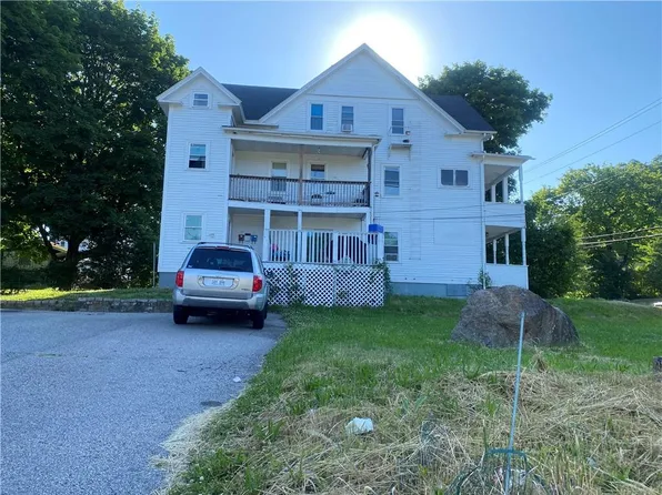 33 W Warwick Ave, West Warwick, RI 02893