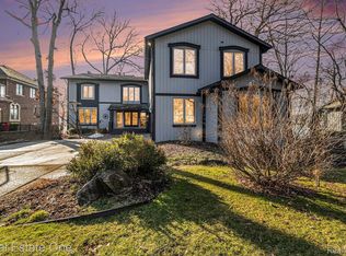 7049 Dandison Blvd, West Bloomfield, MI 48324