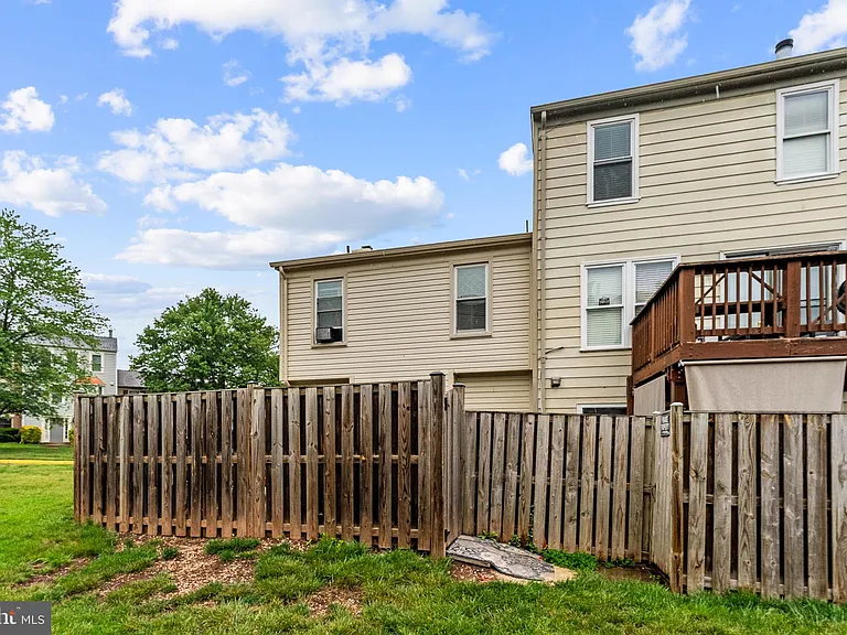 7302 Rokeby Dr — Photo 36