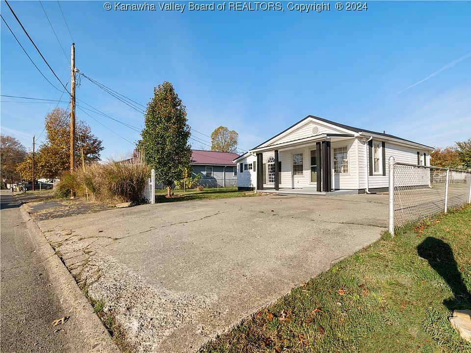 1st image of 114 6th Ave N