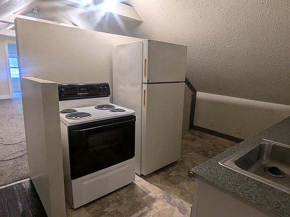 2nd image of 10710 Florian Ave