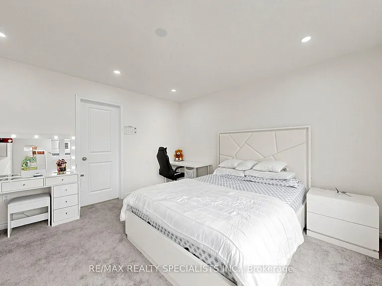 250 Chippewa Ave — Photo 30