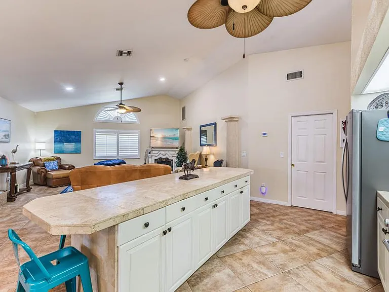 2310 SW 53rd St — Photo 13