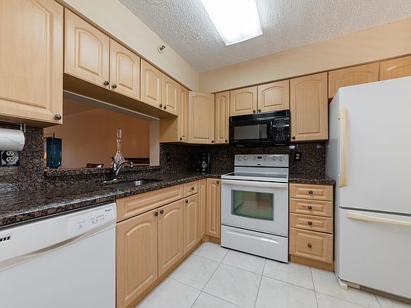 3rd image of 7310 Ashford Pl APT 407