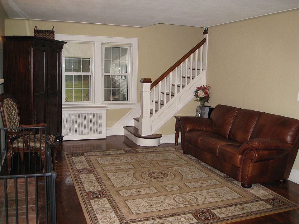 2nd image of 84 Calvin Ave