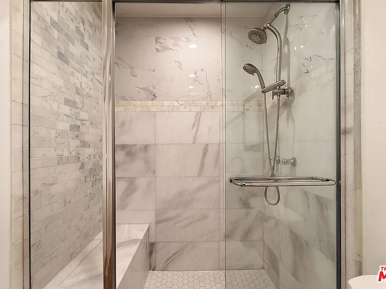 1174 Coldwater Canyon Dr — Photo 13