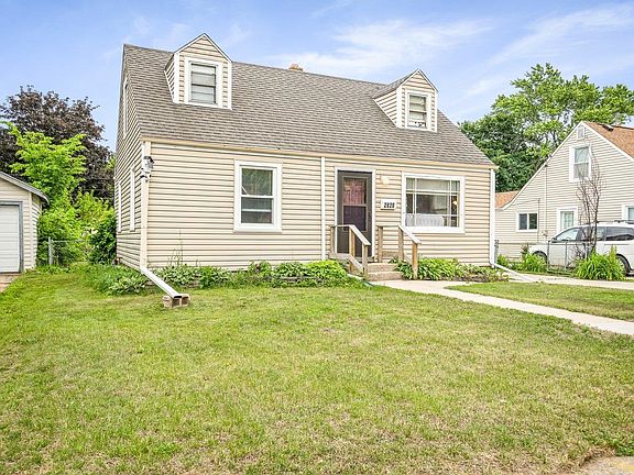 2nd image of 2820 Summerdale Ave