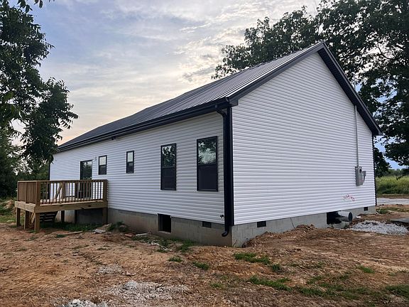 4th image of 563 Heltsley Rd
