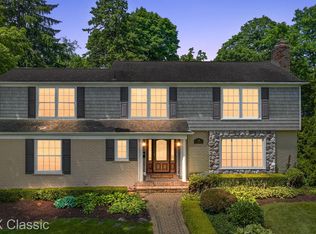 783 Half Moon Rd, Bloomfield Hills, MI 48301