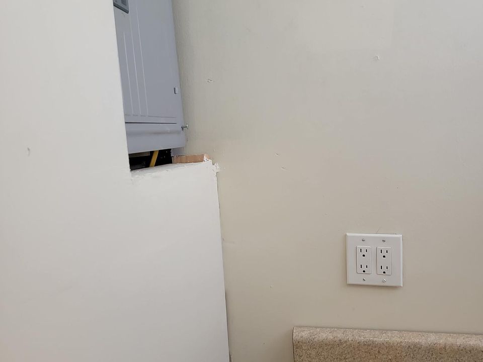 1st image of 7009 Elmwood Ave