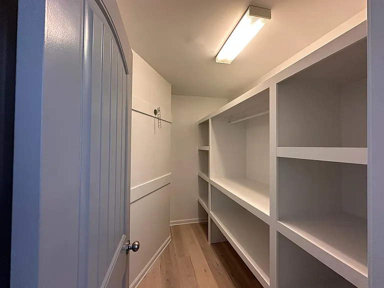 706 Denhoff Dr — Photo 41