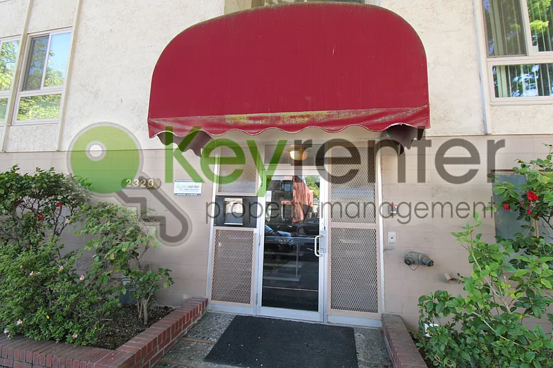 2320 P St #303