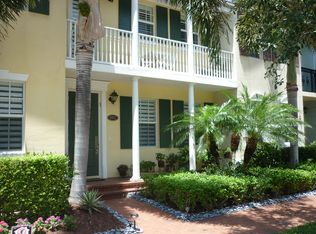 1022 E Heritage Club Cir, Delray Beach, FL 33483
