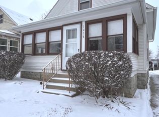 1038 Indian Ave, Aurora, IL 60505