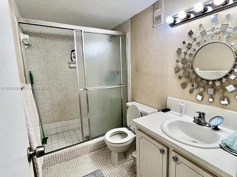 1700 NE 191st St #508 — Photo 4