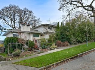 2211 Forbes St, Victoria, BC V8R 4B5