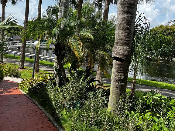 3rd image of 16751 N Glades Dr #2