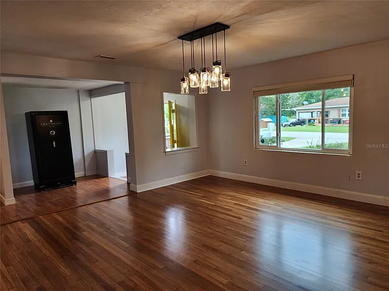 8 Poinsettia Dr — Photo 8