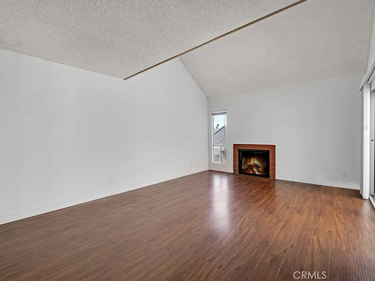 20155 Keswick St #211 — Photo 2