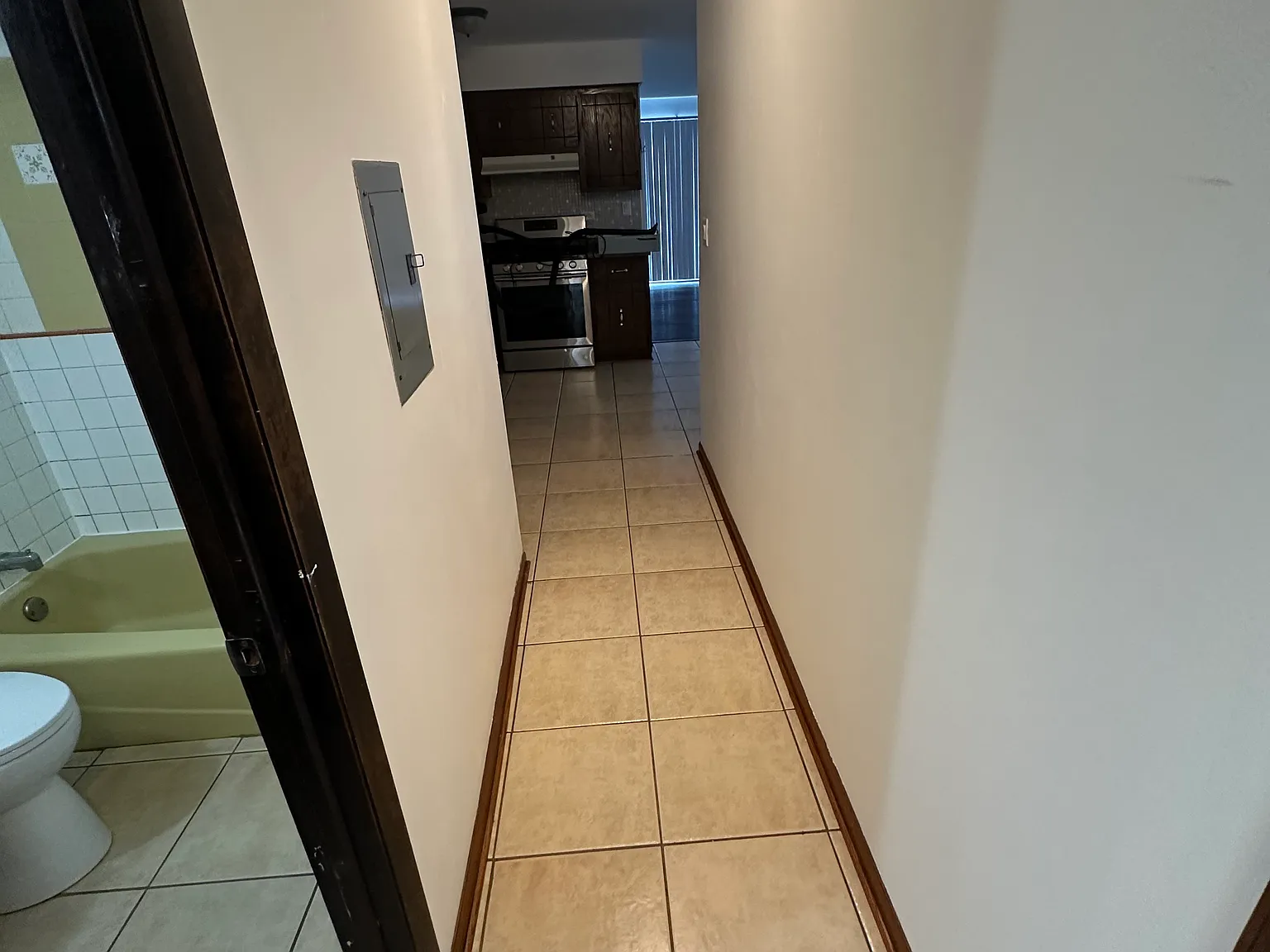 2 bed, 950 sqft, $1,500 — Photo 2