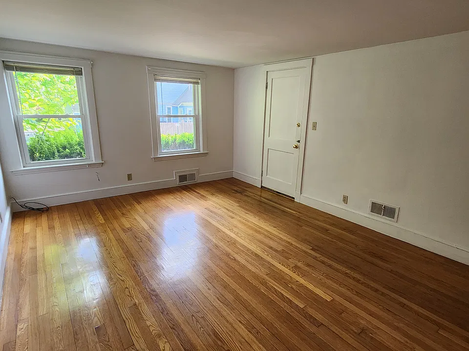 11 Hamilton St #4