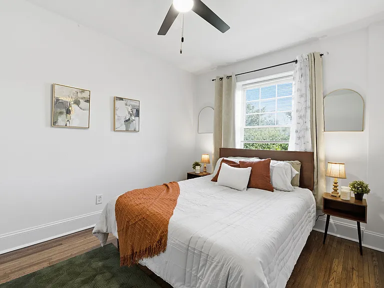 5750 Pershing Ave #2W — Photo 18