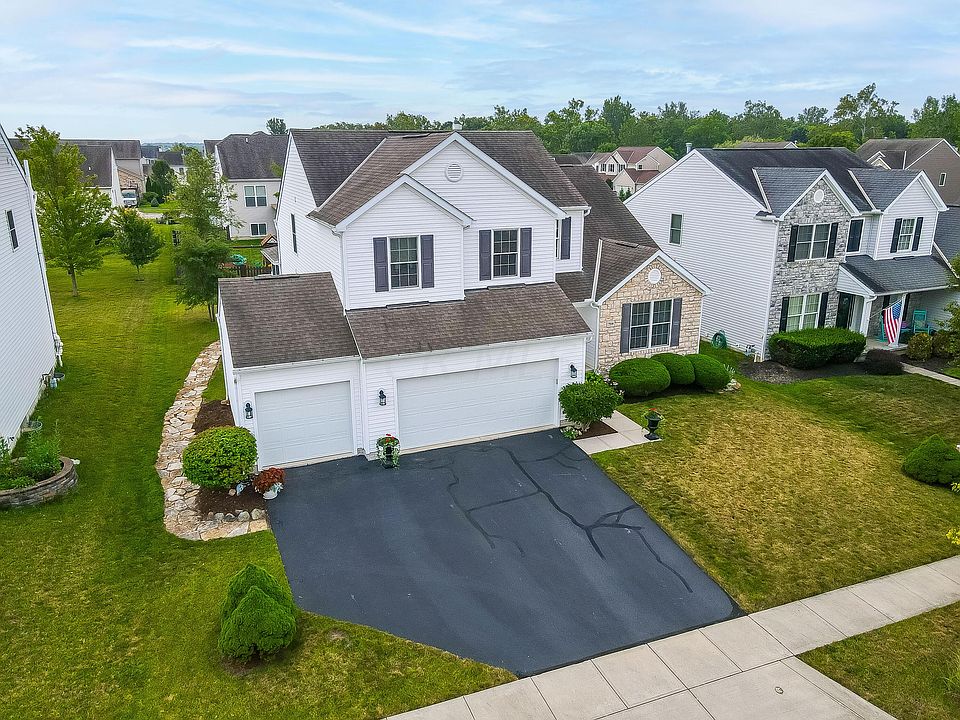 1st image of 799 Gallop Ln