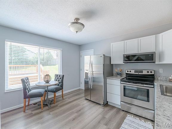 5th image of 2325 Longmont Dr