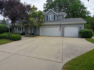 3840 S Pohl Dr, New Berlin, WI 53151