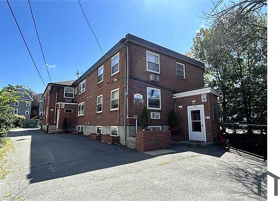 2nd image of 36 Bigelow St