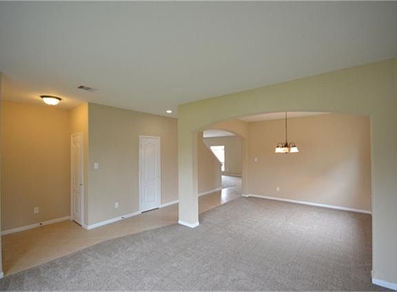 3rd image of 4318 Laine Ln