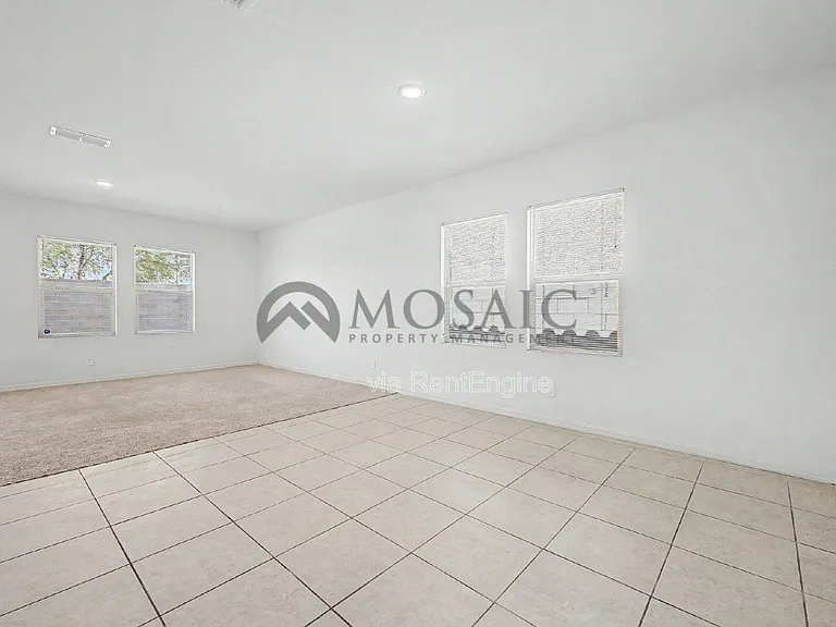 9553 W Agora Ln — Photo 4
