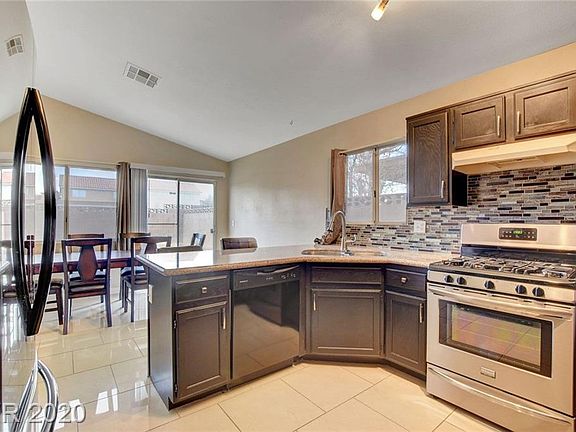 4th image of 6334 Cranberry Ln