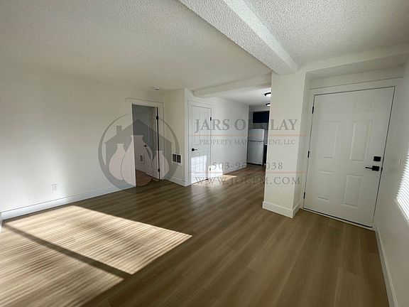 4th image of 1723 1727 Park Ave NE #1723B