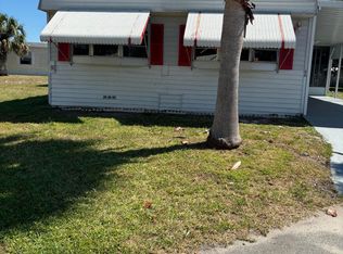 16 SE Hermosa Ln, Pt Saint Lucie, FL 34952