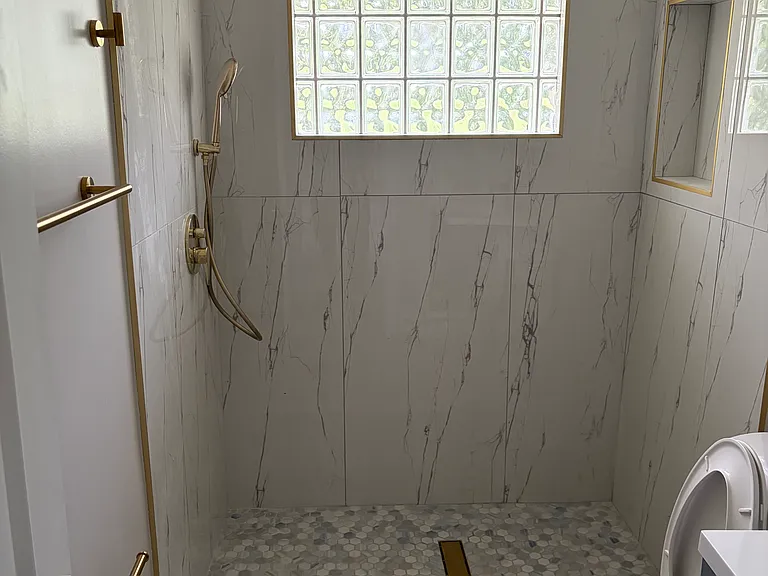 9910 Seven Roads Pl — Photo 17