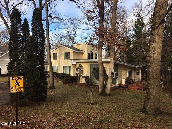 2nd image of 47112 Cedar Ave
