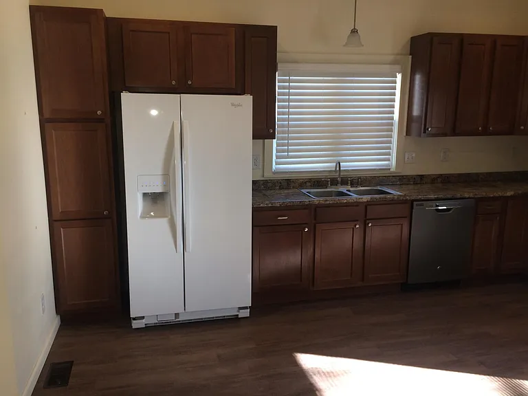 203 W Union St — Photo 2