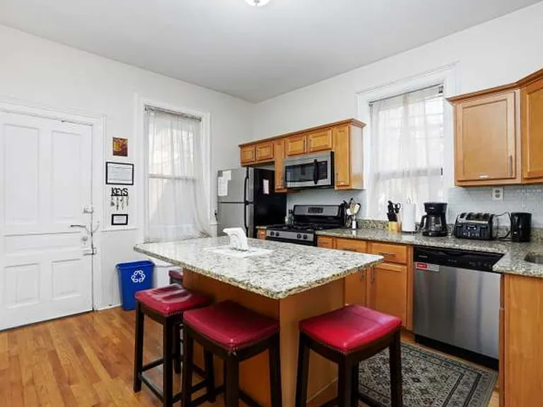 1414 W Fletcher St #1R — Photo 30