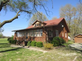 6705 Humbert Rd, Godfrey, IL 62035