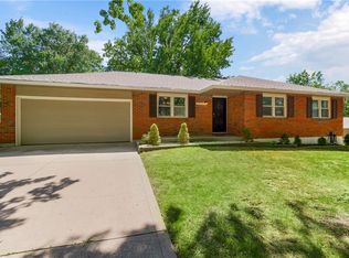 8205 Freeman Ave, Kansas City, KS 66112