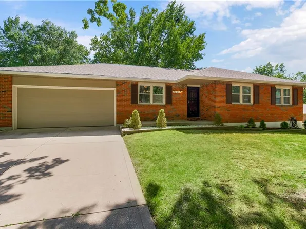 8205 Freeman Ave, Kansas City, KS 66112