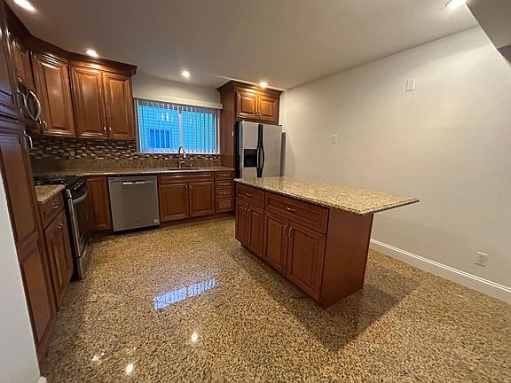 2nd image of 466 Jefferson Ave APT 2